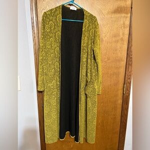 Women’s size M lularoe floor length camisole.